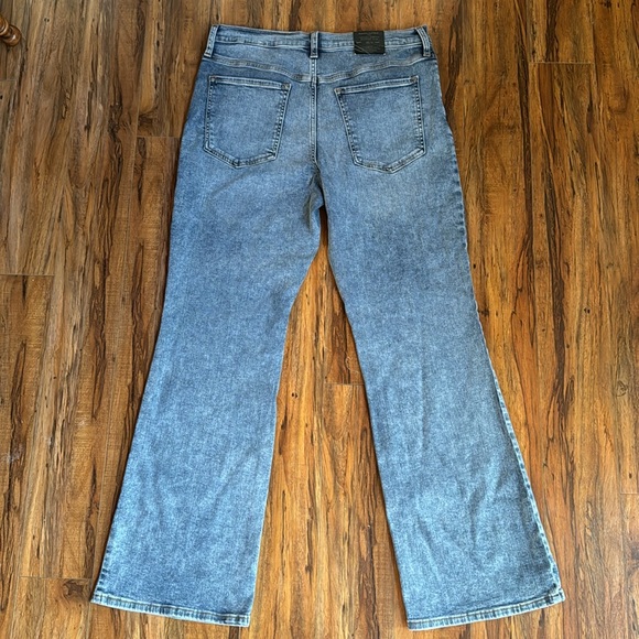Banana Republic Vintage Stretch Bootcut Jeans - Picture 3 of 5